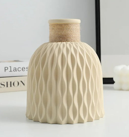 DIY Plastic Flower Vase