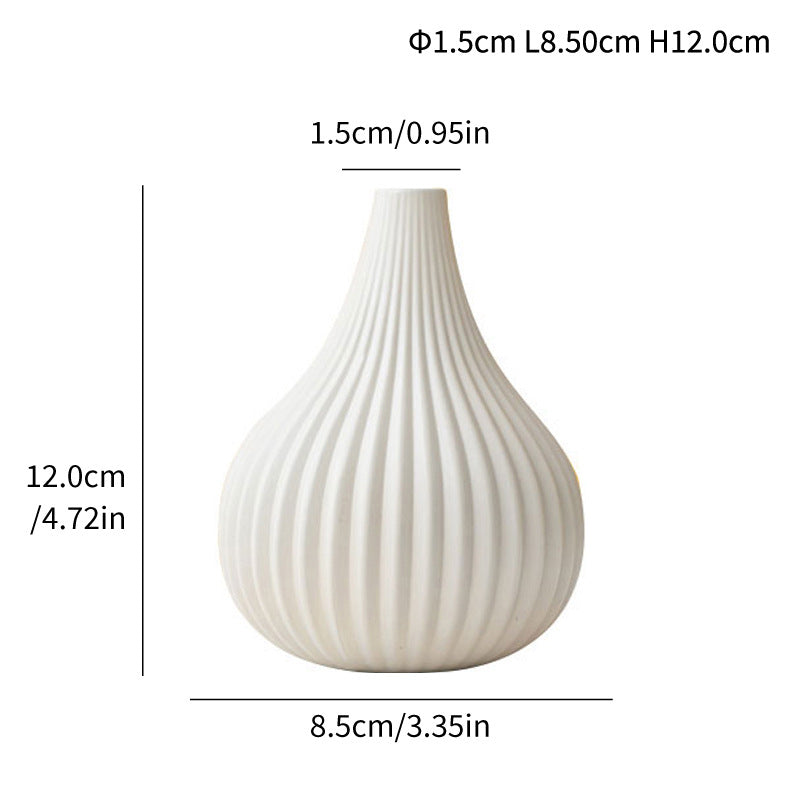 Daimon Creative Japanese Ceramic Mini Vase for Home Decor