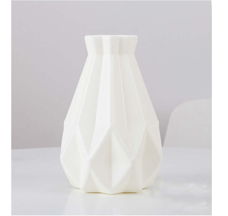 Ushijia Plastic Shatterproof Diamond Vase for Home Decor